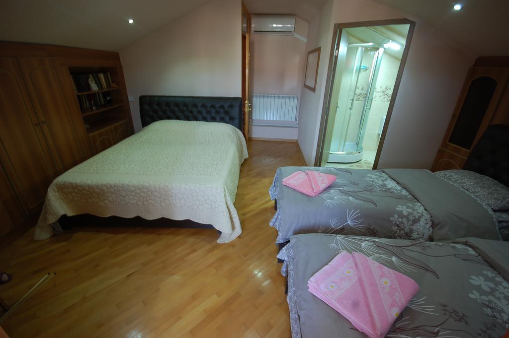 Guest House Eka & Gio Signagi Buitenkant foto